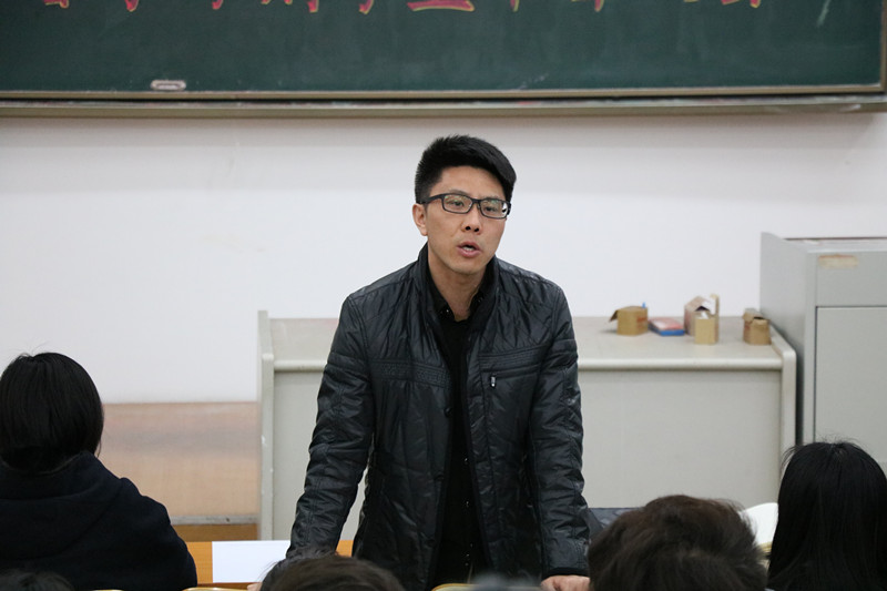 老师讲话01_副本.jpg
